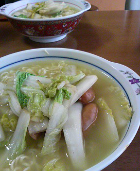 昼食のラーメン